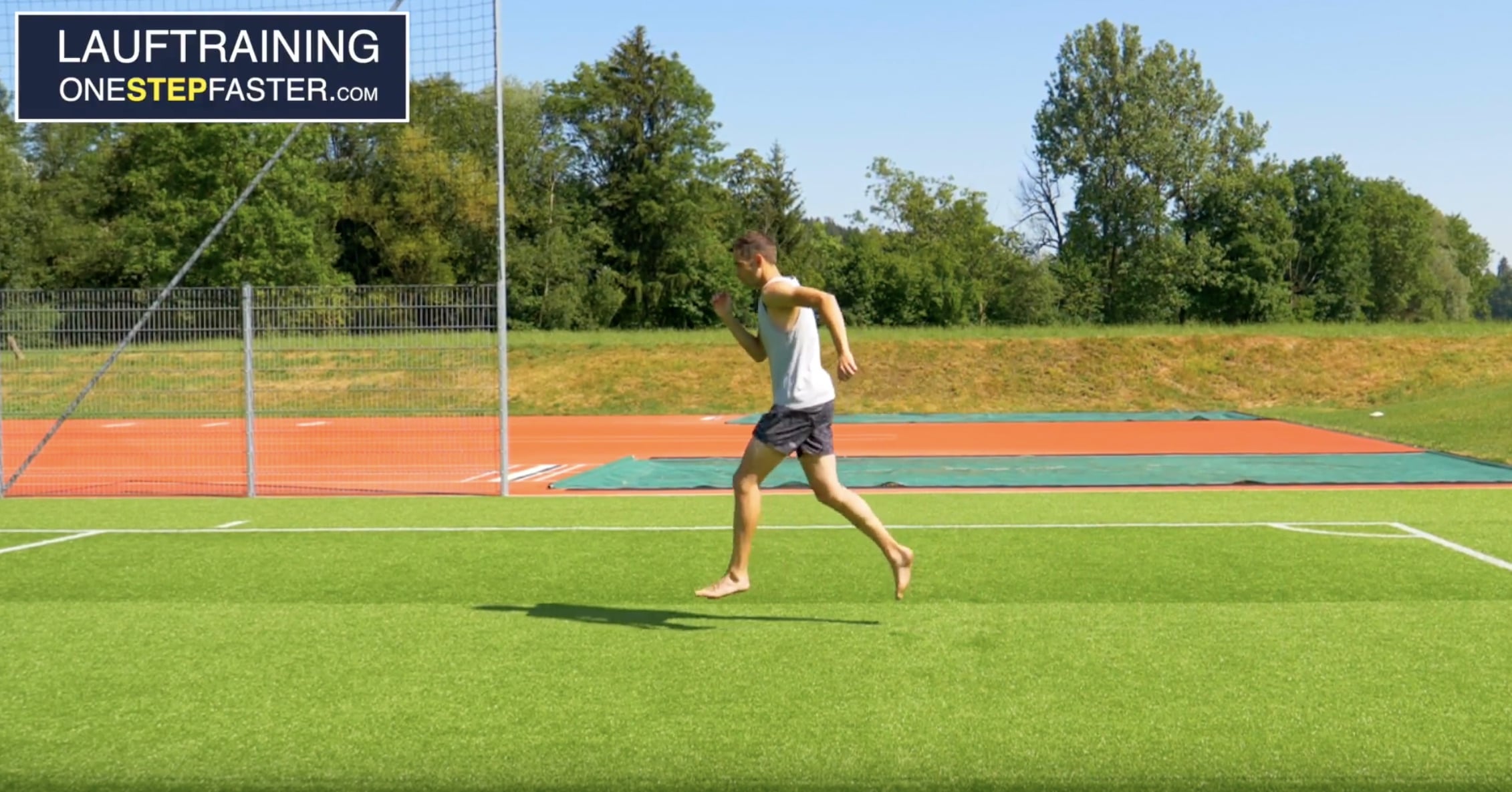 Laufübung: Punkt am Horizont fixieren und extrem nach oben springen