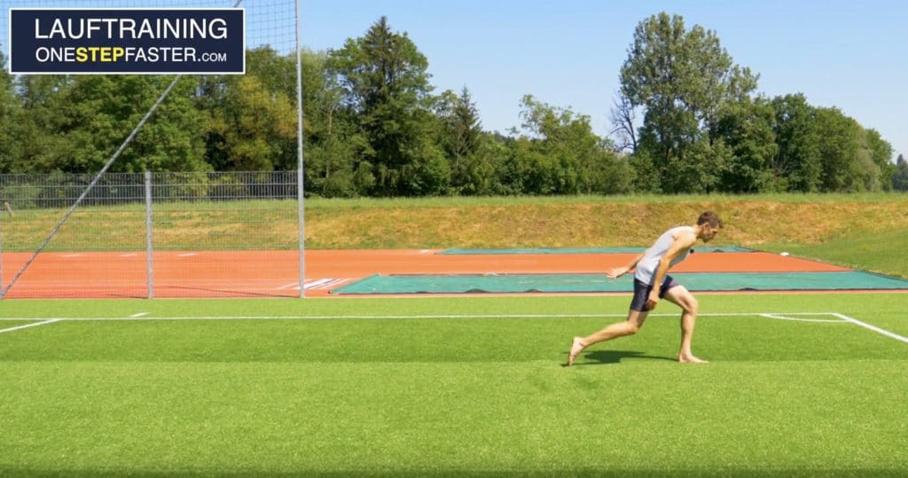 Lauf-ABC Übung: Sich nach vorne fallen lassen