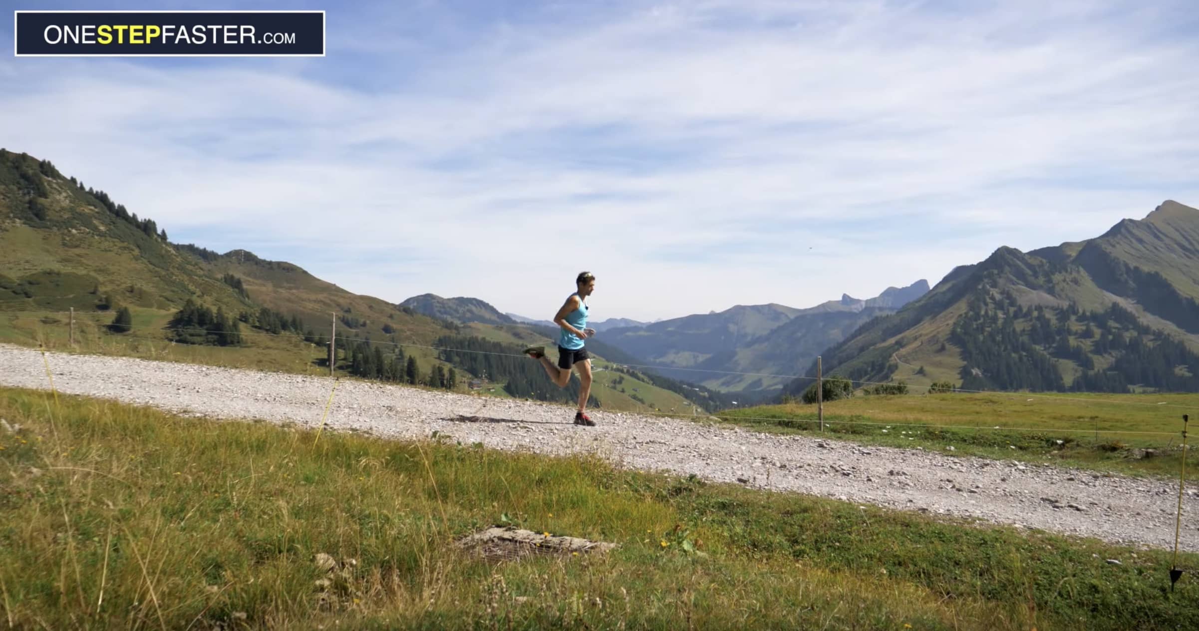 Bergab laufen mit hoher Schrittfrequenz — Gravity-Technik