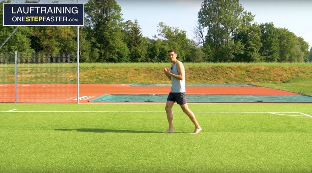 Federndes Dehnen vor dem Laufen – Endposition