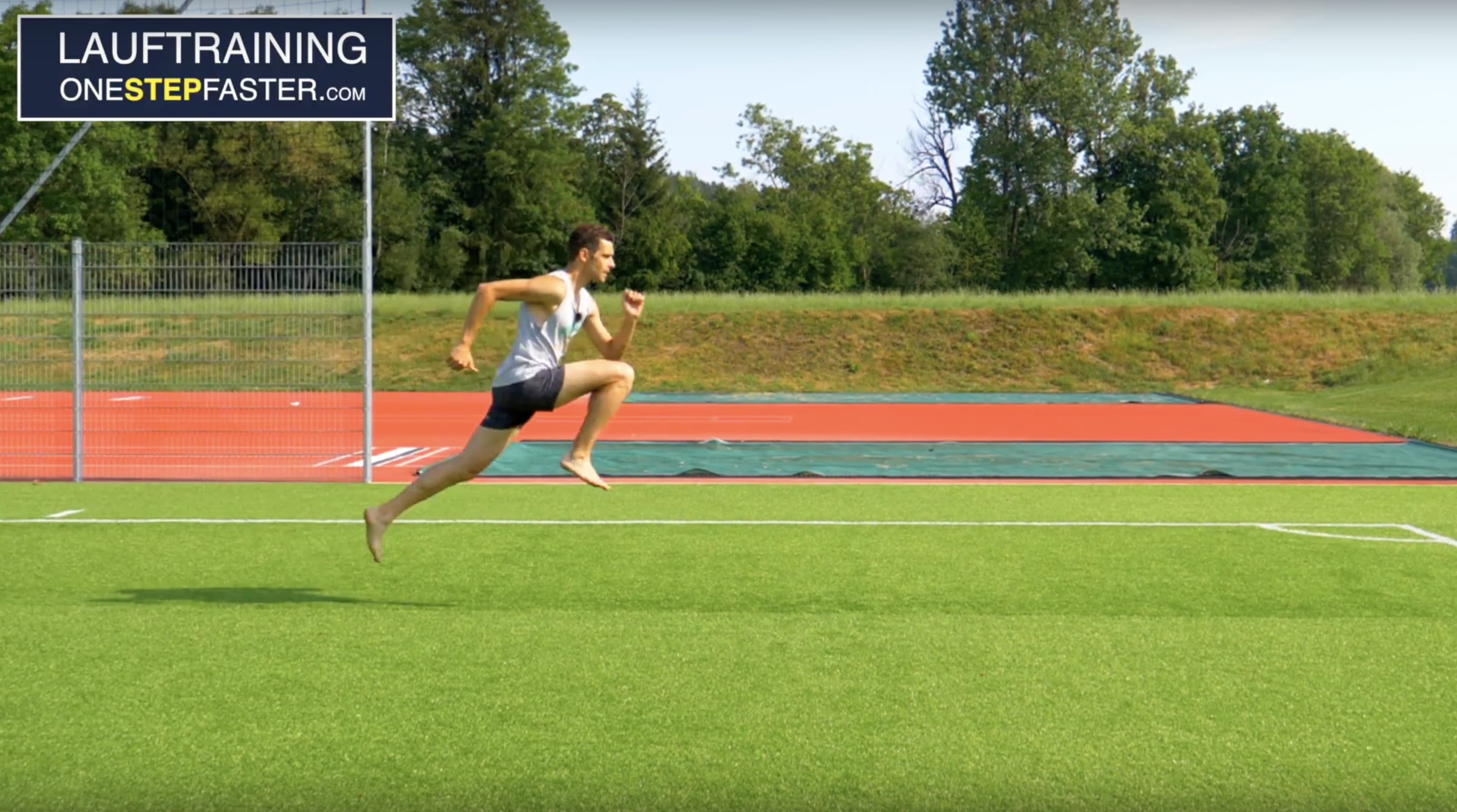 Lauf-ABC Übung: Sprunglauf für längere Schritte